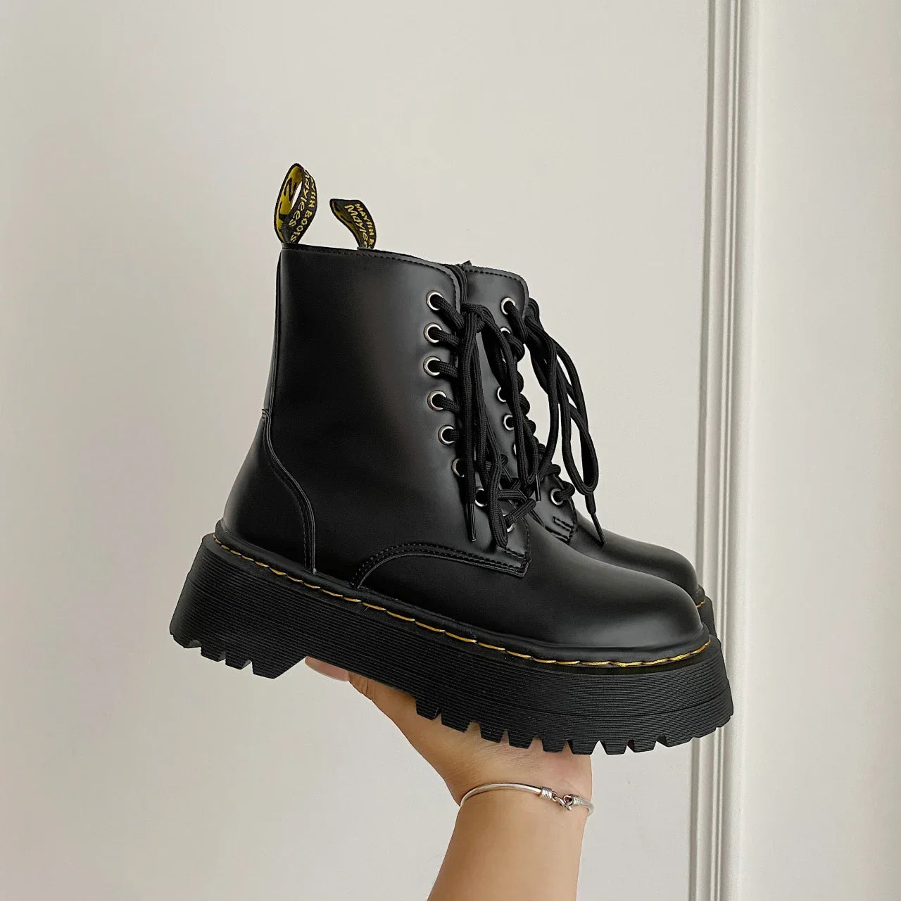 Women's Boots New Genuine Leather Ankle Shoes Chelsea Botas Ladies Classic Punk Platform Shoes Women Casual High Heels Boots