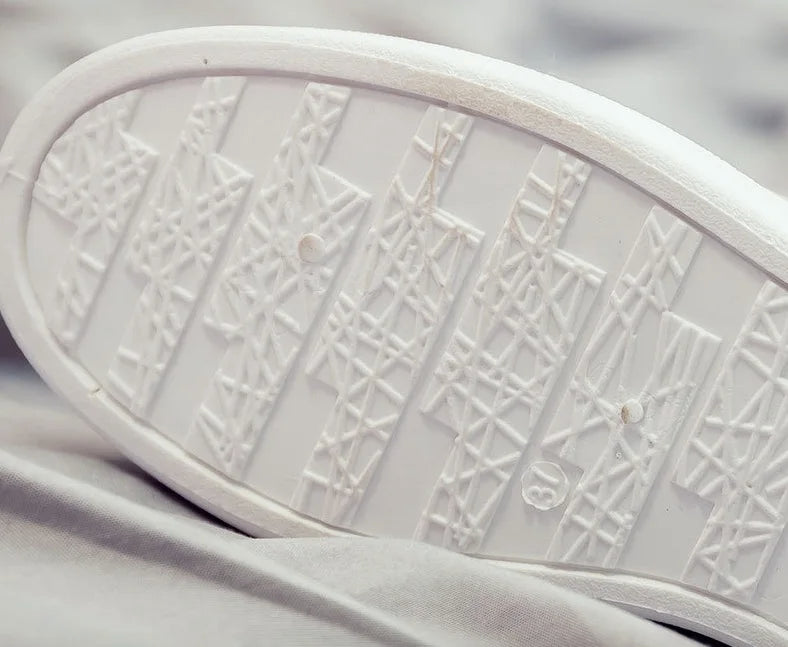 Women's casual sneakers; winter sneakers with plush fur; warm women's shoes; women's shoes with lacing women's shoes on Fashion