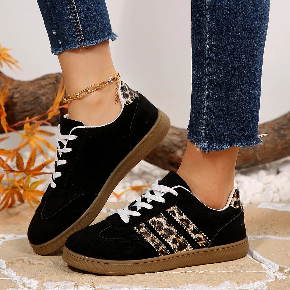 Women Sneakers 2025 Spring New Luxury Flat Loafers Comfortable Slip on Soft Sneakers Trend Lightweight Outdoor Shoes for Women