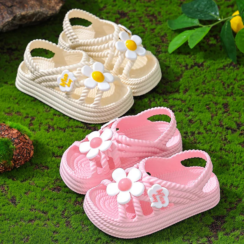 New Summer Aged 2-8 Children Slippers Flower Pattern Lithe Comfort Sandal For Girls Non-slip Seabeach Flip Flops Home Kids Shoes