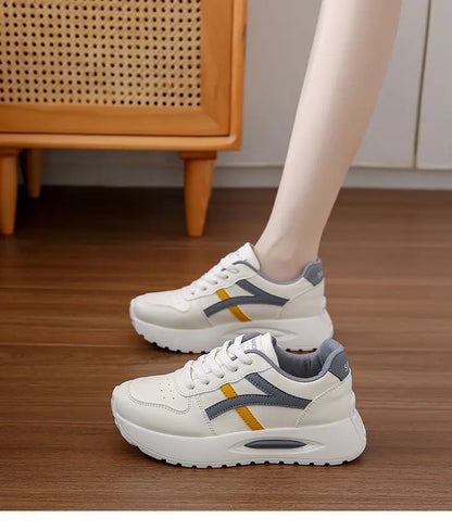 New sports shoes Women's White Sneakers Fashionable and Comfortable Sports Shoes Versatile Lightweight Casual Running Shoes