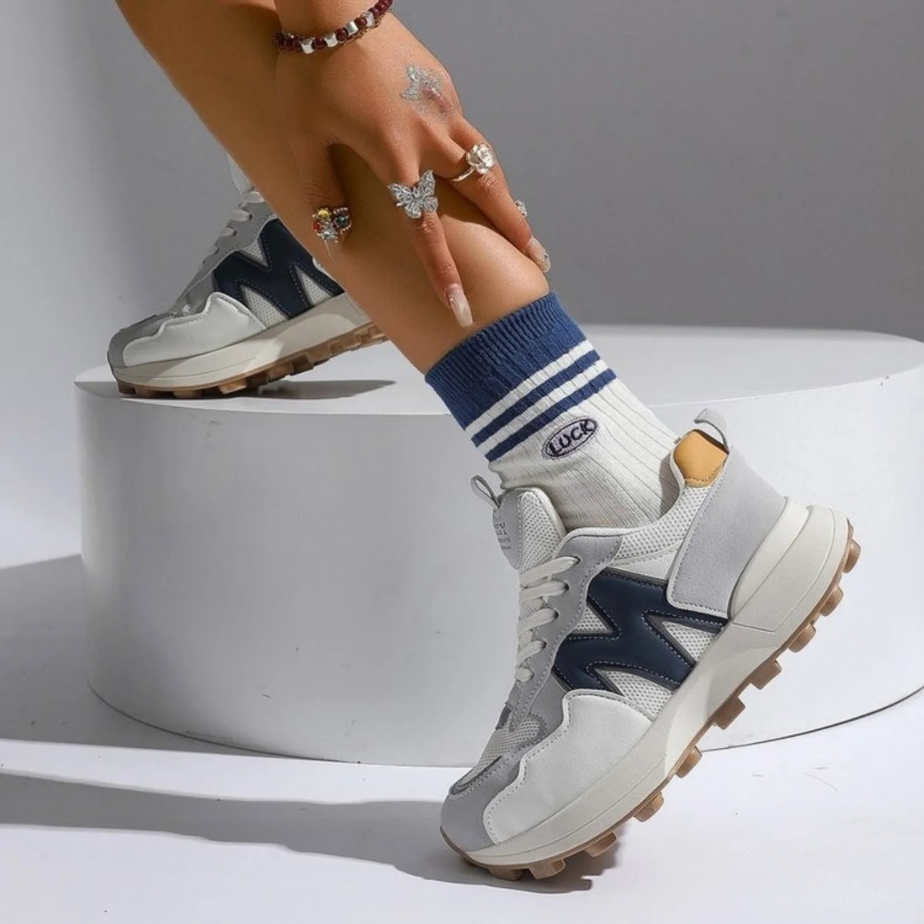 Women New Breathable Sneakers High-end Sport Balance Fashion Shoes for Women Office Trend Luxury Sneakers Women Zapatos De Mujer