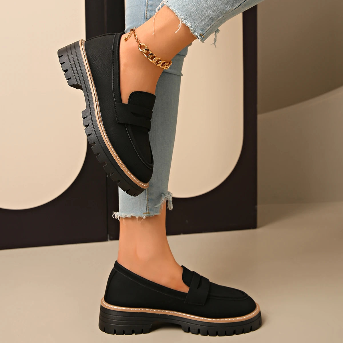 New Black/Brown Solid Color Thick-Soled Loafers Women's Platform Slip-On Shoes Retro Versatile Small Leather Shoes for Commuting