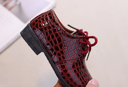 Children Boys Leather Shoes 2025 New Retro Fashion Lace Up Pointed Toe Dress Shoes Uniform Kids Oxford Performance Flats Shoes
