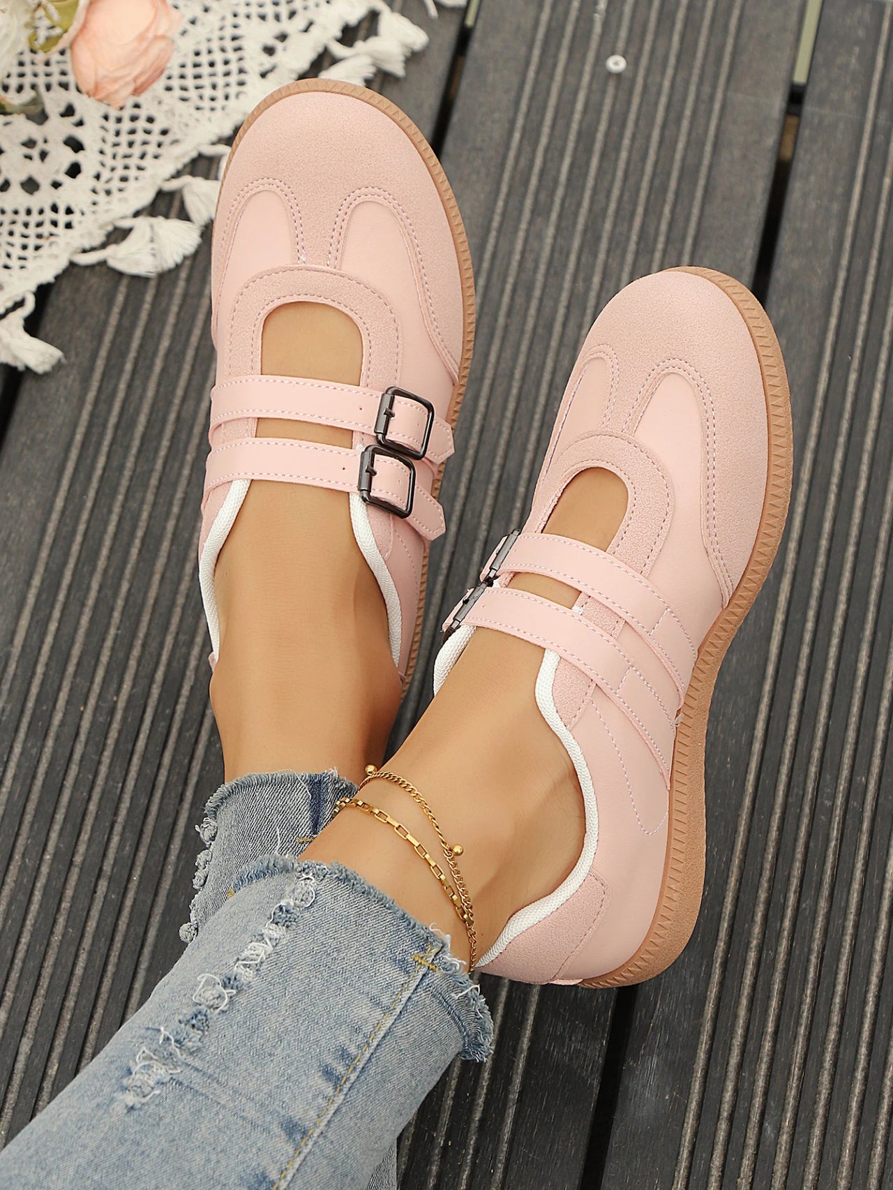 Women Sneakers Fashion Casual Flats Vulcanize Shoes Ladies Outdoor Walking Sneakers Women Breathable Comfortable Classical Shoes