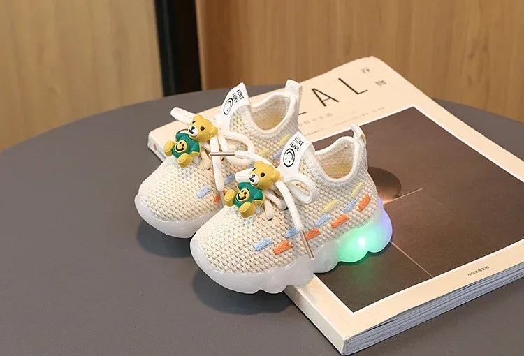 Fashion Children's Luminous Sneakers LED Flashing Shoes for Girls Baby Casual Shoes Spring Autumn Hot Sale Toddler Sports Shoes