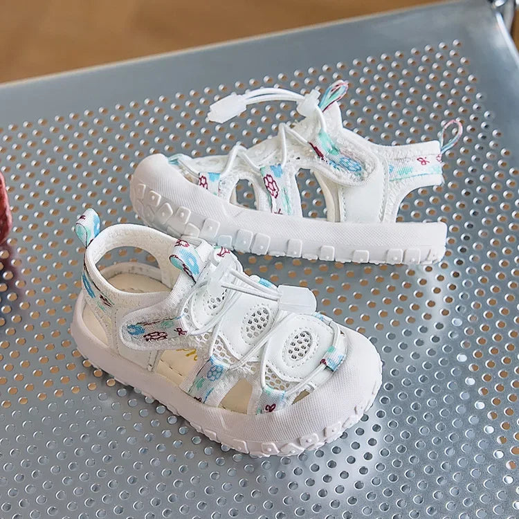 Girls Sports Sandals Non-slip Soft Sole Kids Casual Shoes Toes Capped Summer New Children Beach Shoes Mesh Graffiti Cute