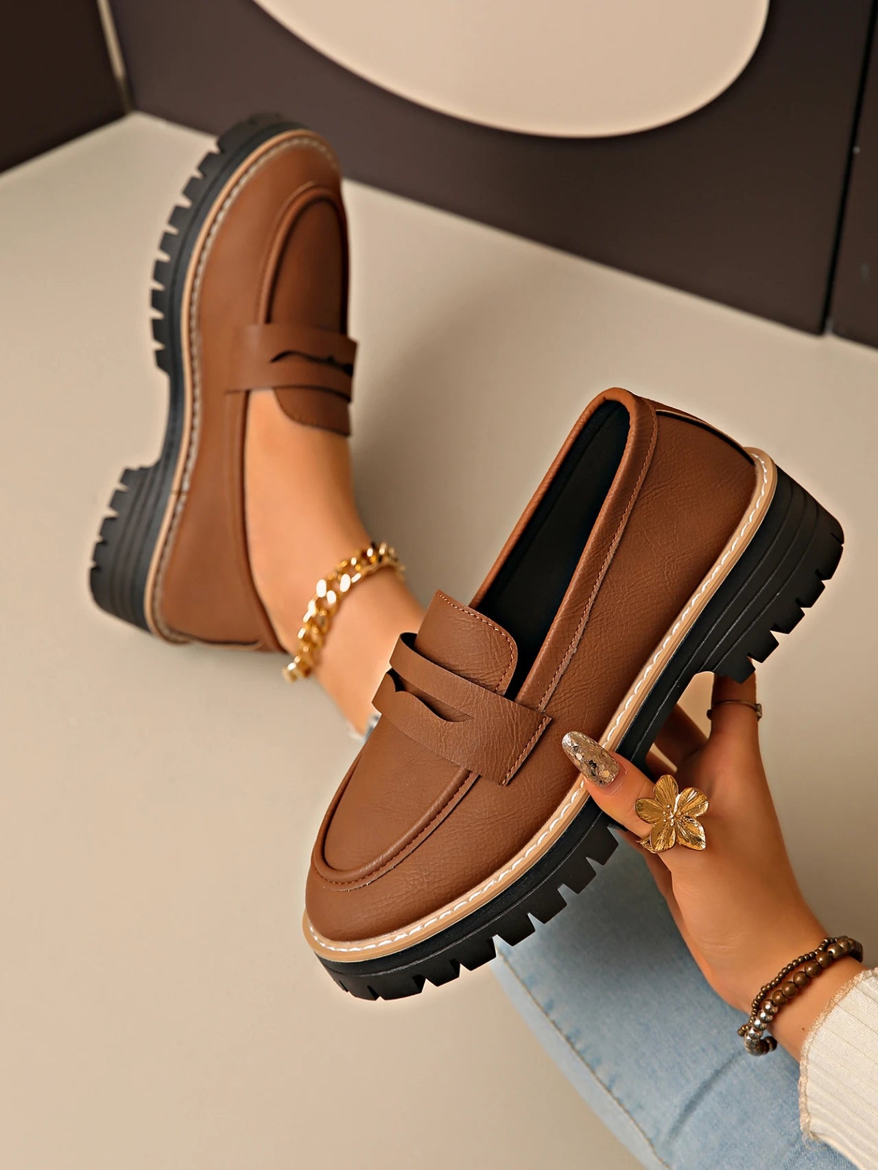 New Black/Brown Solid Color Thick-Soled Loafers Women's Platform Slip-On Shoes Retro Versatile Small Leather Shoes for Commuting