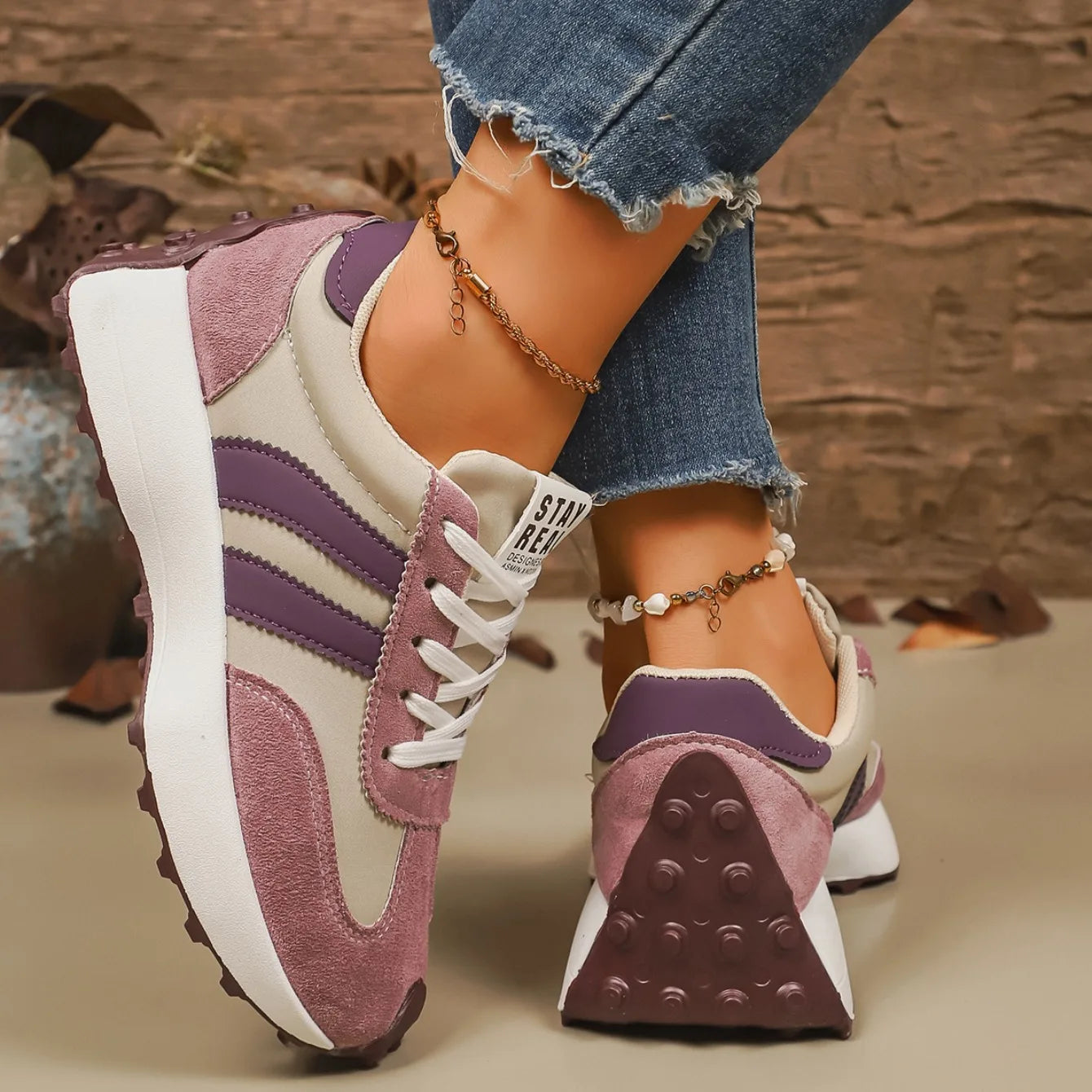 Designer Women Sneakers New Lightweight Soft Running Sneakers Women Thick Bottom Fashionable Sport Shoes Zapatos De Mujer