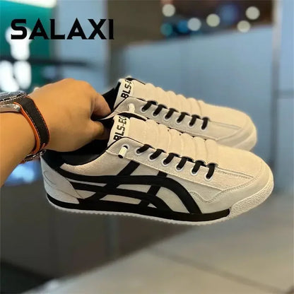 White Canvas Shoes Breathable Casual Shoes Korean Men Slip-on Couples Sneakers Comfortable Outdoor Sneakers Walking Flats Shoes (Available))