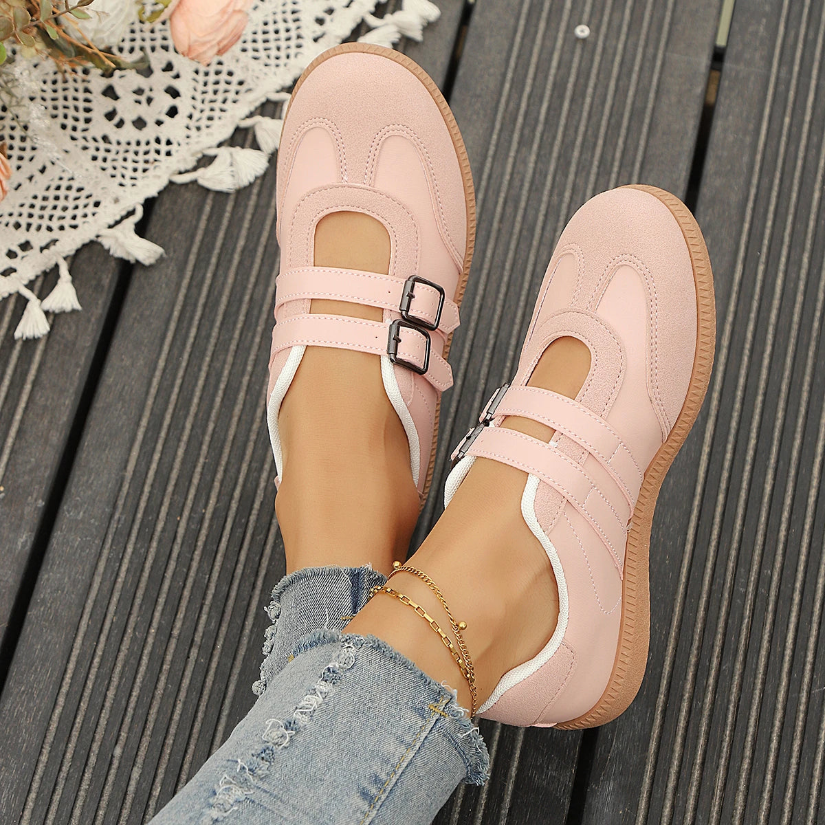 Women Sneakers Fashion Casual Flats Vulcanize Shoes Ladies Outdoor Walking Sneakers Women Breathable Comfortable Classical Shoes