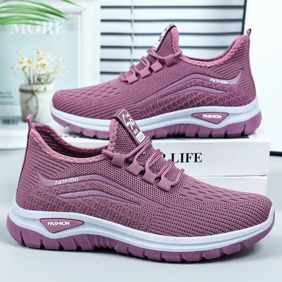 Women's Breathable Lace-Up Sneakers Soft-Soled Comfortable Casual Shoes, Trendy Lightweight Footwear for Daily Wear All Seasons
