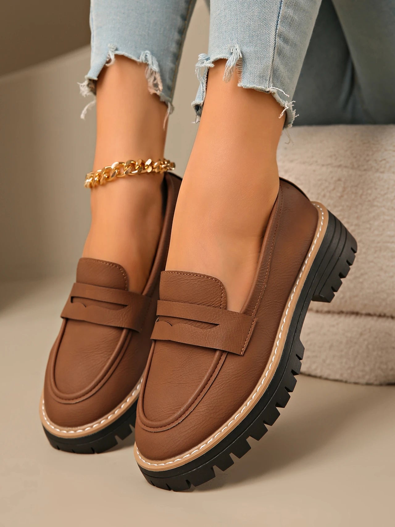 New Black/Brown Solid Color Thick-Soled Loafers Women's Platform Slip-On Shoes Retro Versatile Small Leather Shoes for Commuting