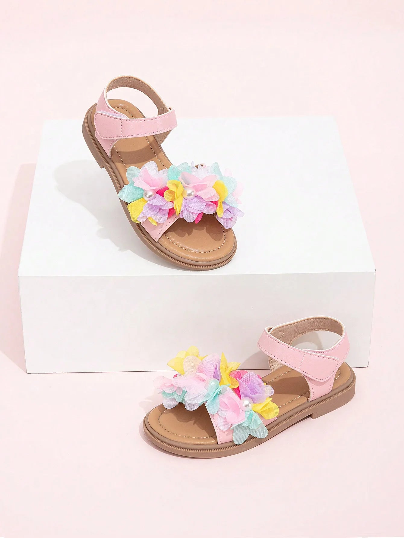 Cute Girls Sandals 2026 New Soft Hook & Loop Beige Kids Princess Shoes Casual Sandals Cute Children Shoes Non-slip