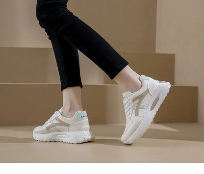 New sports shoes Women's White Sneakers Fashionable and Comfortable Sports Shoes Versatile Lightweight Casual Running Shoes