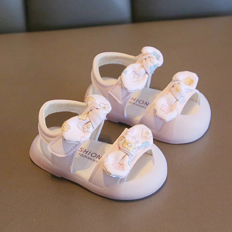 Baby Walking Shoes Non-slip Toes Capped Girls Beach Shoes with Flower 2025 Summer New Kids Sandals Double Bows Sweet Soft Sole