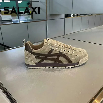 White Canvas Shoes Breathable Casual Shoes Korean Men Slip-on Couples Sneakers Comfortable Outdoor Sneakers Walking Flats Shoes (Available))