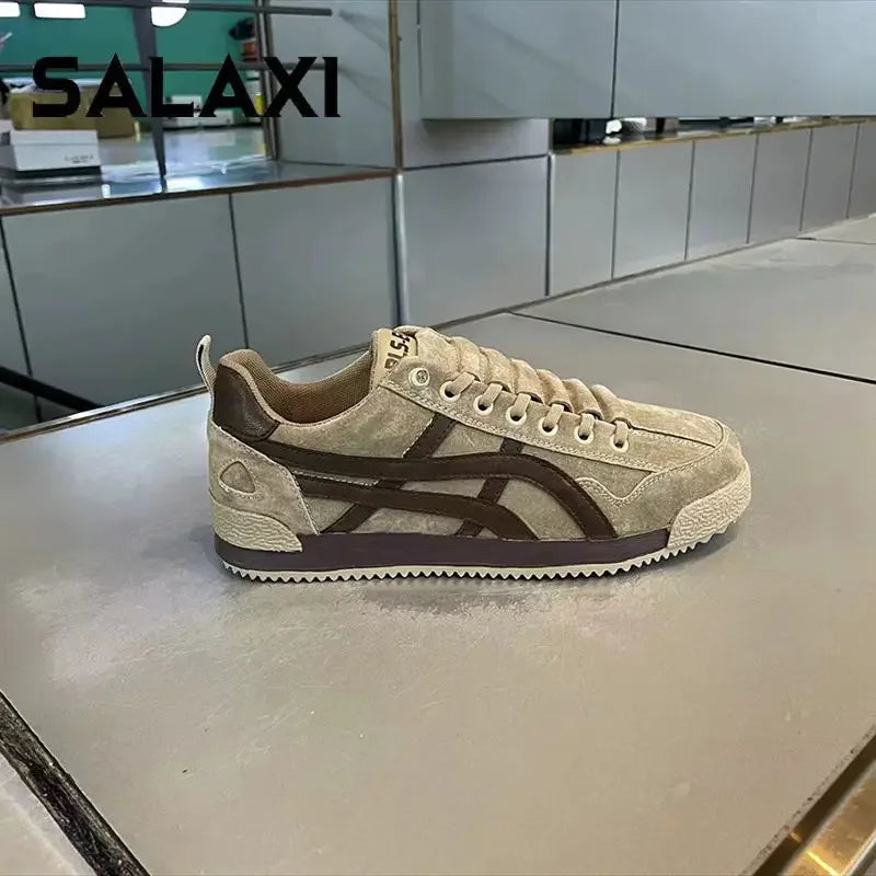 White Canvas Shoes Breathable Casual Shoes Korean Men Slip-on Couples Sneakers Comfortable Outdoor Sneakers Walking Flats Shoes  (Available)