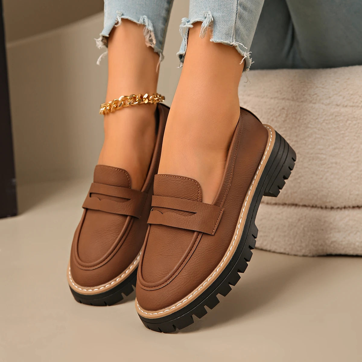 New Black/Brown Solid Color Thick-Soled Loafers Women's Platform Slip-On Shoes Retro Versatile Small Leather Shoes for Commuting