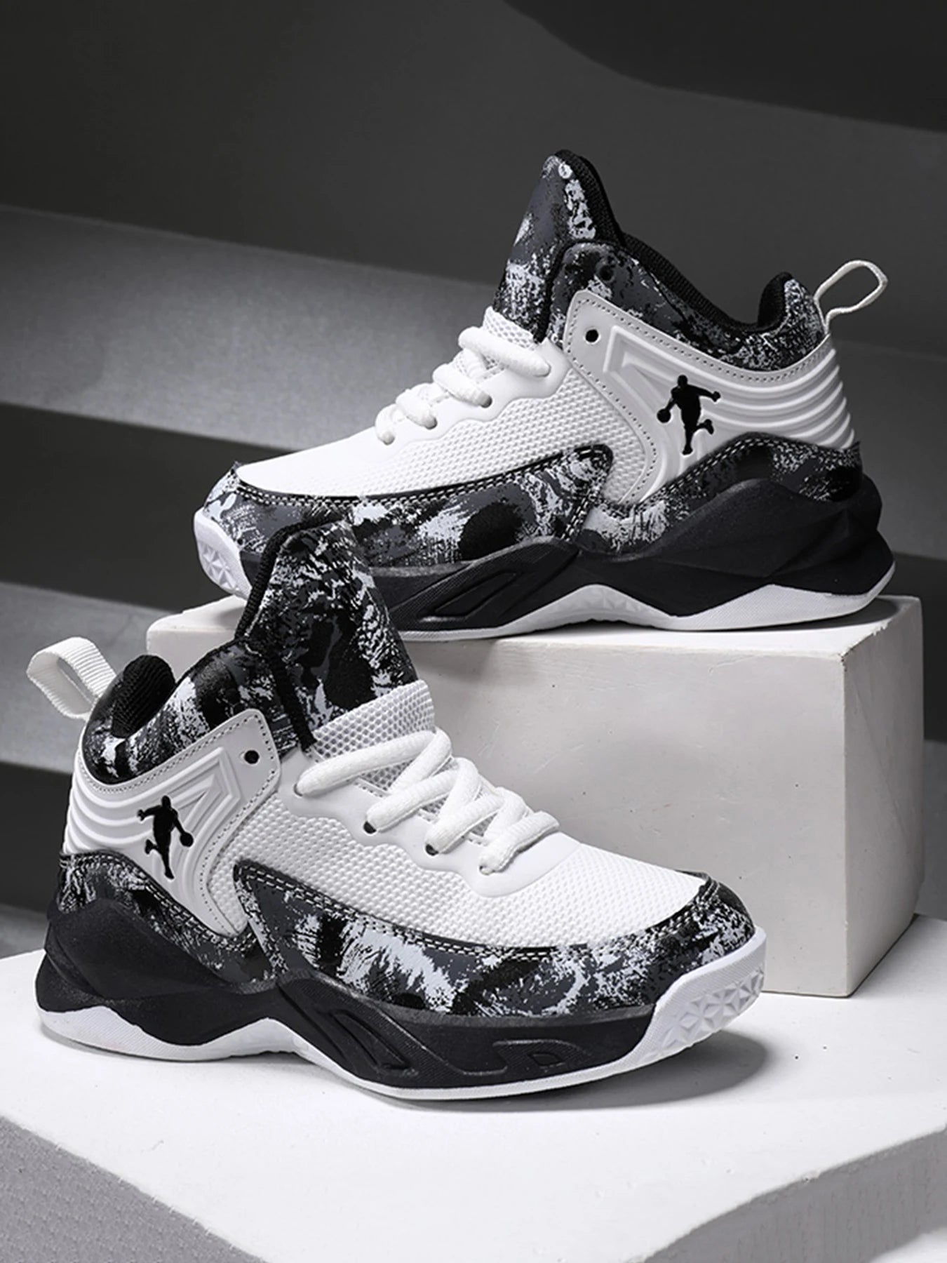 New Boys Brand Basketball Shoes for Kids Sneakers Thick Sole Non-slip Children Sports Shoes Child Boy Basket Trainer Shoes