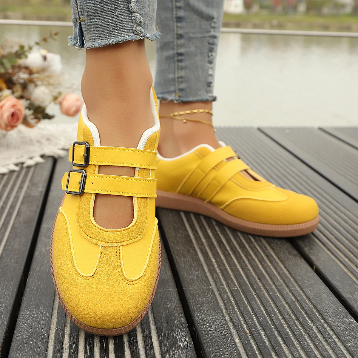 Women Sneakers Fashion Casual Flats Vulcanize Shoes Ladies Outdoor Walking Sneakers Women Breathable Comfortable Classical Shoes