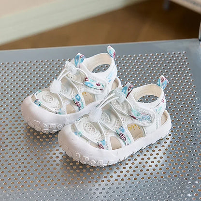 Girls Sports Sandals Non-slip Soft Sole Kids Casual Shoes Toes Capped Summer New Children Beach Shoes Mesh Graffiti Cute