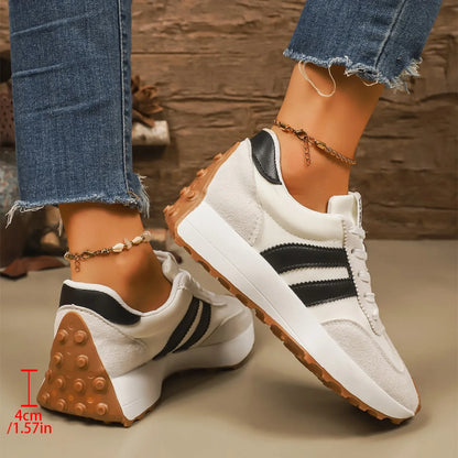 Designer Women Sneakers New Lightweight Soft Running Sneakers Women Thick Bottom Fashionable Sport Shoes Zapatos De Mujer