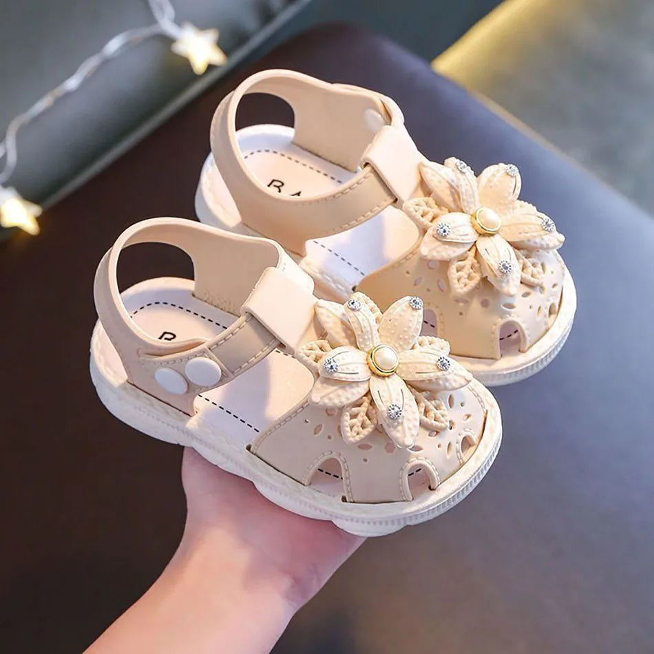 New Girls Summer Sandals Soft Sole Breathable Kids Beach Shoes Anti-slip Princess Sandals Children Casual Footwear