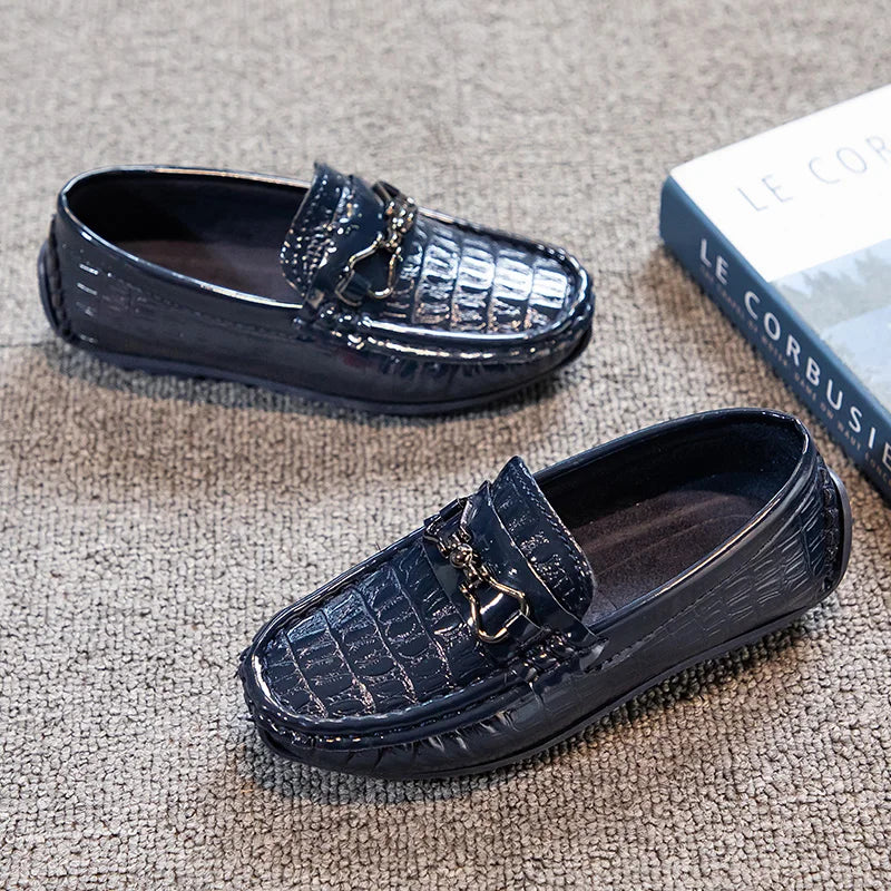Boys Leather Shoes Round-toe Flat Soft Kids Fashion Casual Loafers Glossy Metal Buckle Children Moccasins Non-slip Britain Style