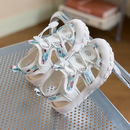Girls Sports Sandals Non-slip Soft Sole Kids Casual Shoes Toes Capped Summer New Children Beach Shoes Mesh Graffiti Cute