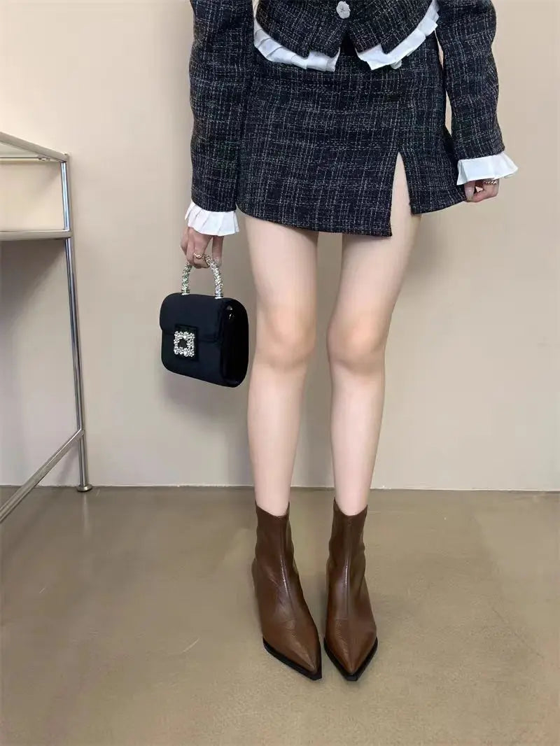 Women Pointed Ankle Boots Mid Heels Pointed Leather Sexy Chelsea Boots Trend Design Winter New Pumps Designer Short Botas Mujer