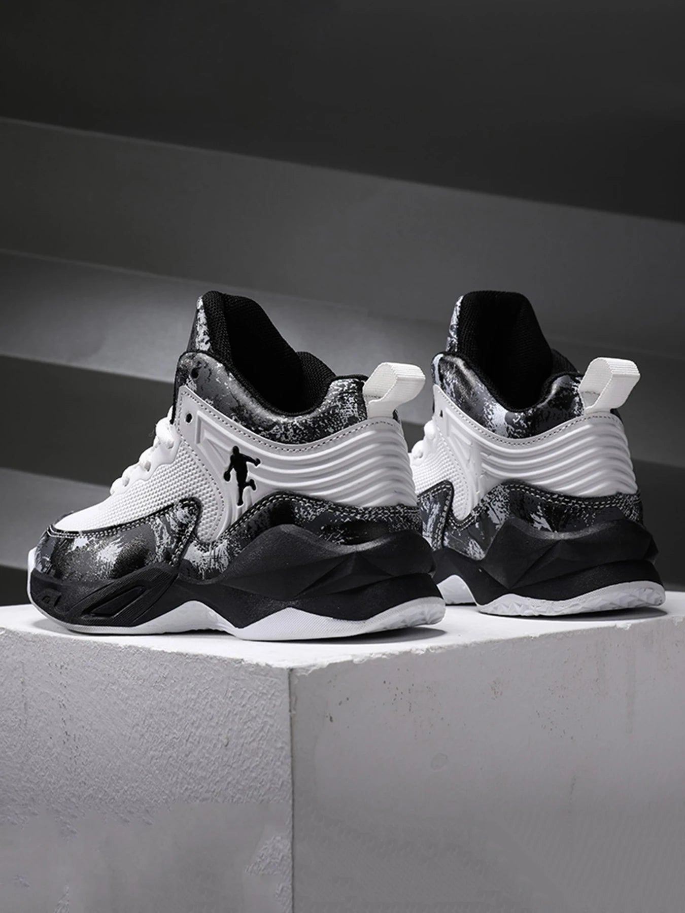 New Boys Brand Basketball Shoes for Kids Sneakers Thick Sole Non-slip Children Sports Shoes Child Boy Basket Trainer Shoes