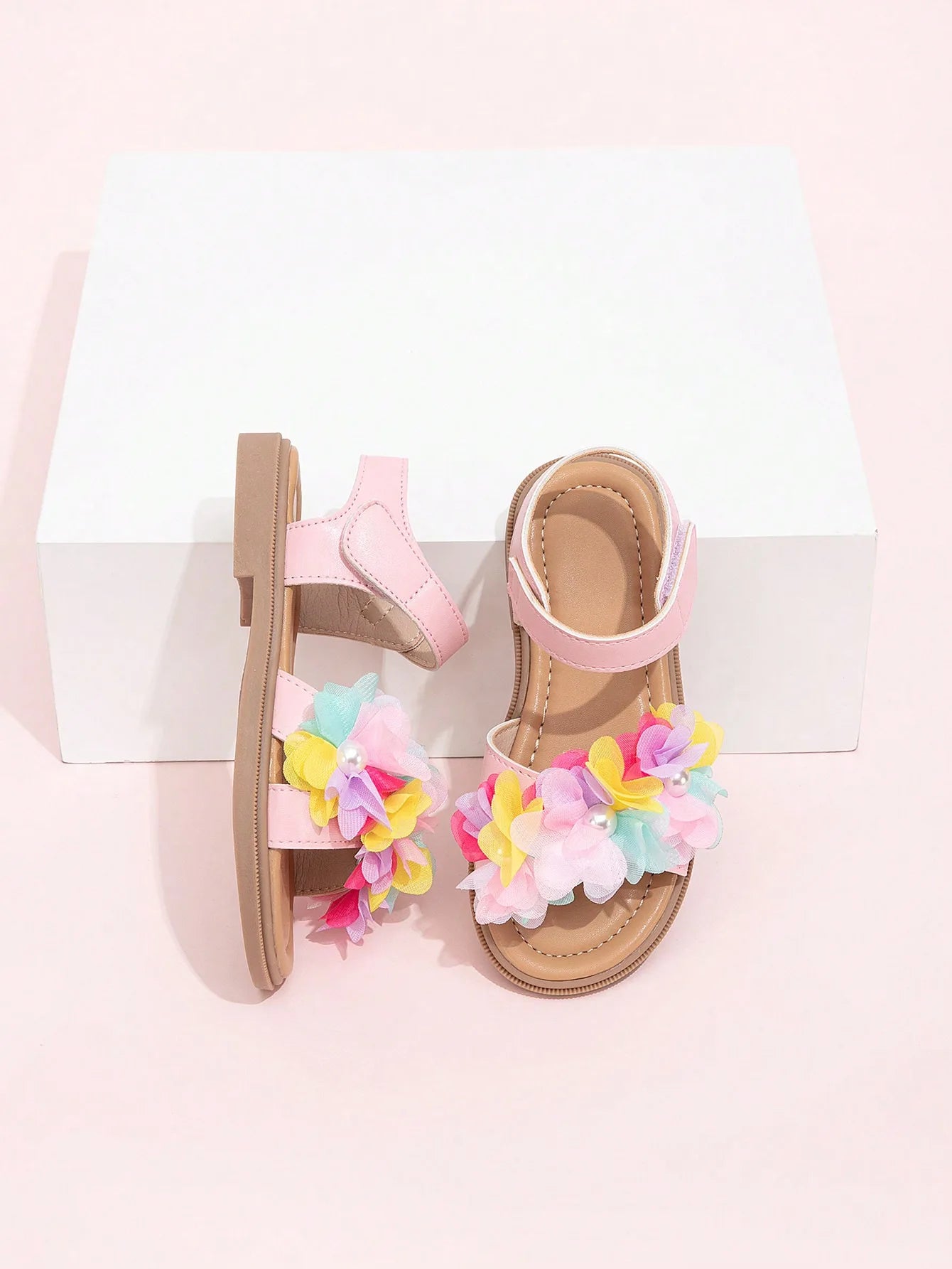 Cute Girls Sandals 2026 New Soft Hook & Loop Beige Kids Princess Shoes Casual Sandals Cute Children Shoes Non-slip