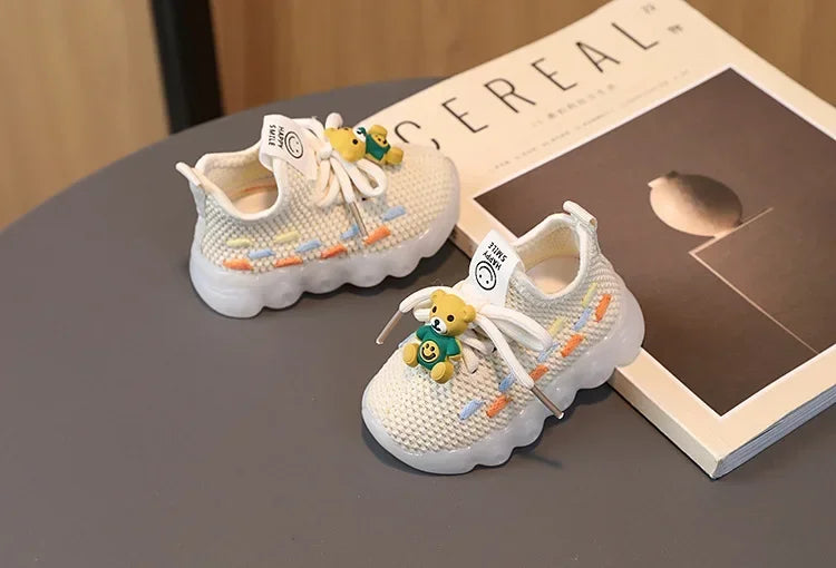 Fashion Children's Luminous Sneakers LED Flashing Shoes for Girls Baby Casual Shoes Spring Autumn Hot Sale Toddler Sports Shoes