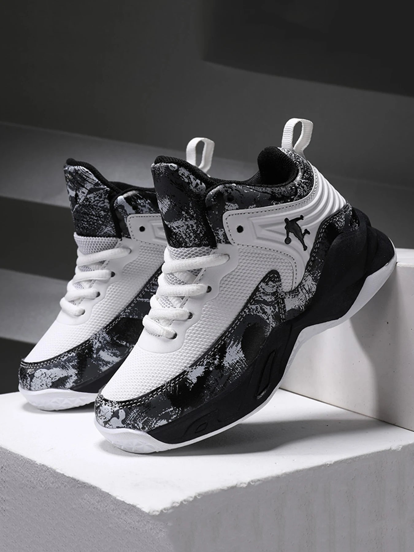 New Boys Brand Basketball Shoes for Kids Sneakers Thick Sole Non-slip Children Sports Shoes Child Boy Basket Trainer Shoes