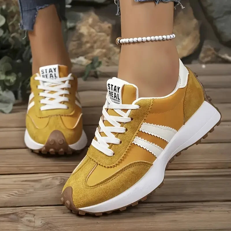 New Designer Sneakers Women Sport Shoes Sneakers Thick Bottom Casual Fashionable Sneakers Lightweight Soft Bottm Running Shoes