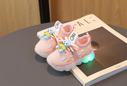 Fashion Children's Luminous Sneakers LED Flashing Shoes for Girls Baby Casual Shoes Spring Autumn Hot Sale Toddler Sports Shoes