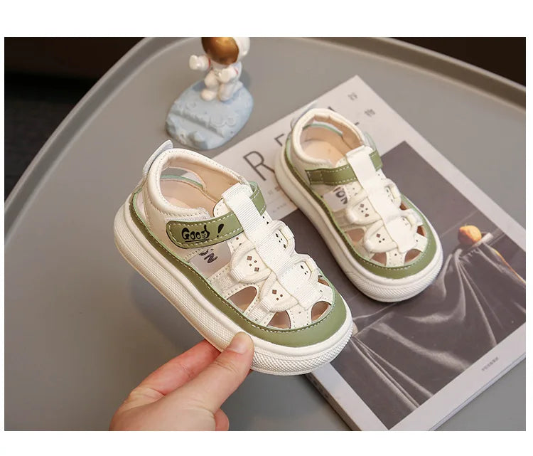 Summer New Children's Sandals Soft Bottom Non slip Boy Sandals Fashion Girls' Beach Shoes Punch Out Girls' Shoes Boy Casual Shoe