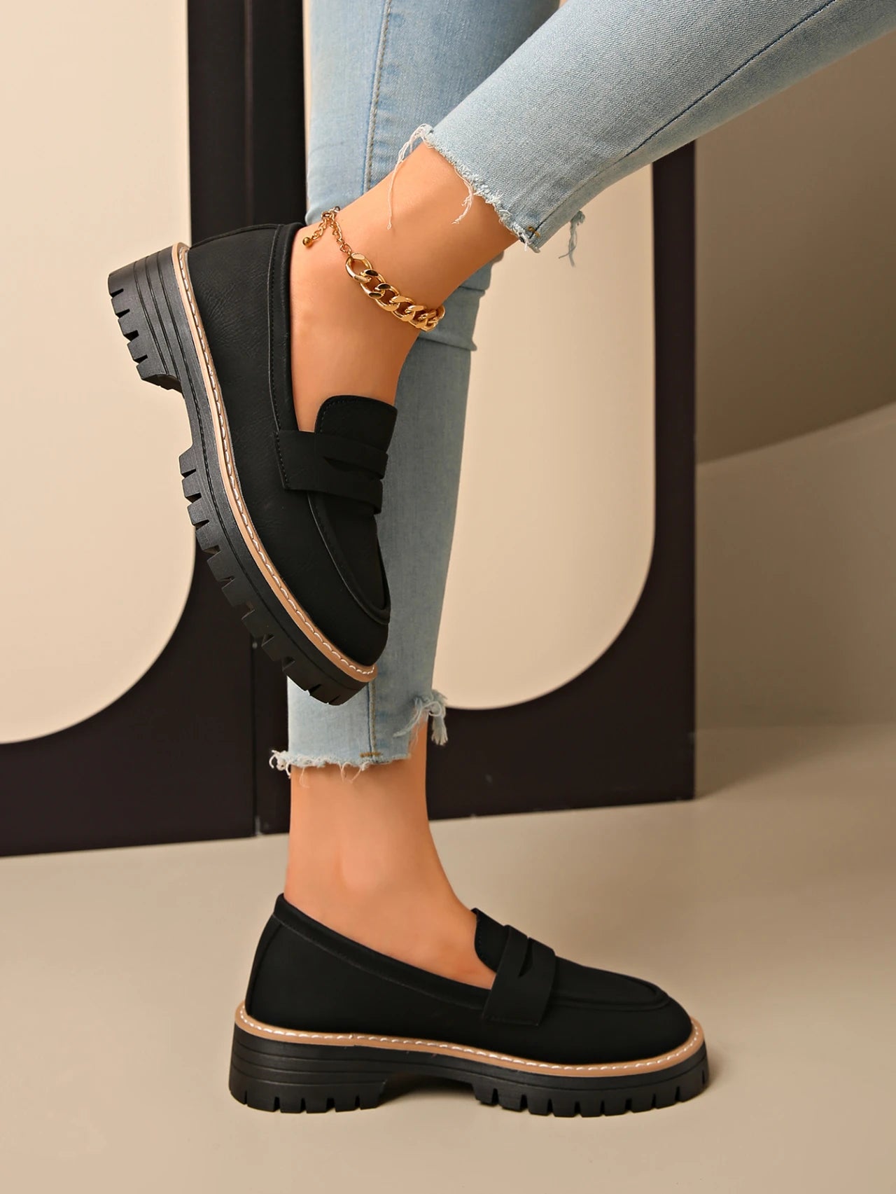 New Black/Brown Solid Color Thick-Soled Loafers Women's Platform Slip-On Shoes Retro Versatile Small Leather Shoes for Commuting