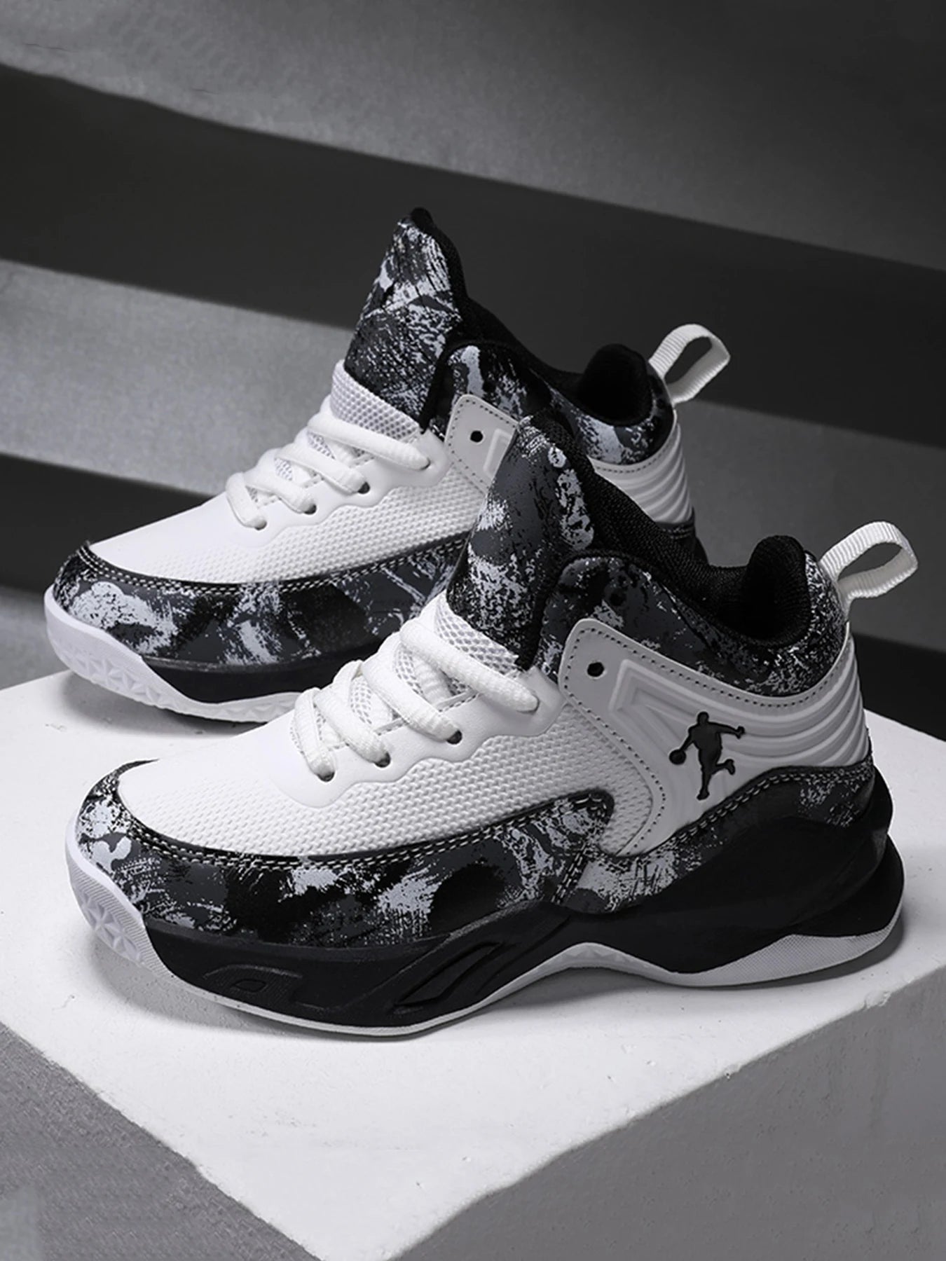 New Boys Brand Basketball Shoes for Kids Sneakers Thick Sole Non-slip Children Sports Shoes Child Boy Basket Trainer Shoes