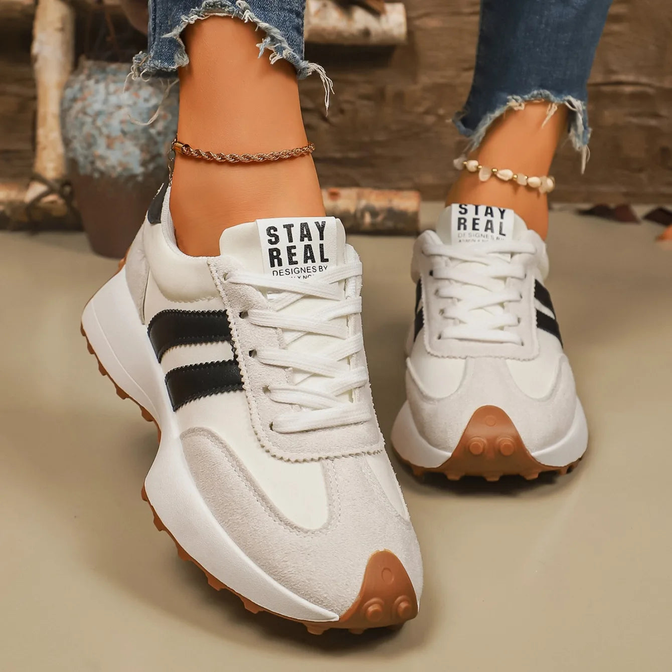 Designer Women Sneakers New Lightweight Soft Running Sneakers Women Thick Bottom Fashionable Sport Shoes Zapatos De Mujer