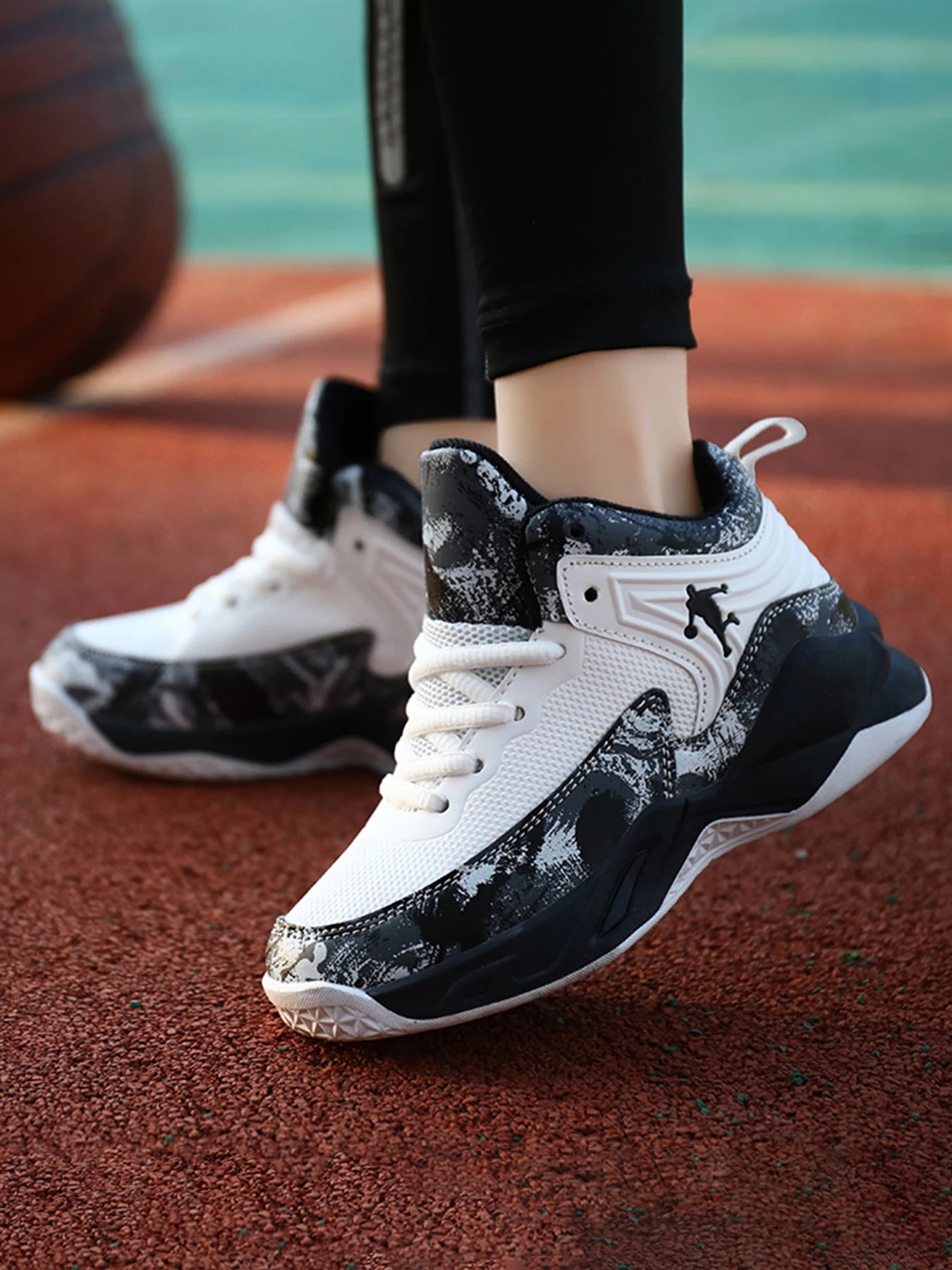 New Boys Brand Basketball Shoes for Kids Sneakers Thick Sole Non-slip Children Sports Shoes Child Boy Basket Trainer Shoes