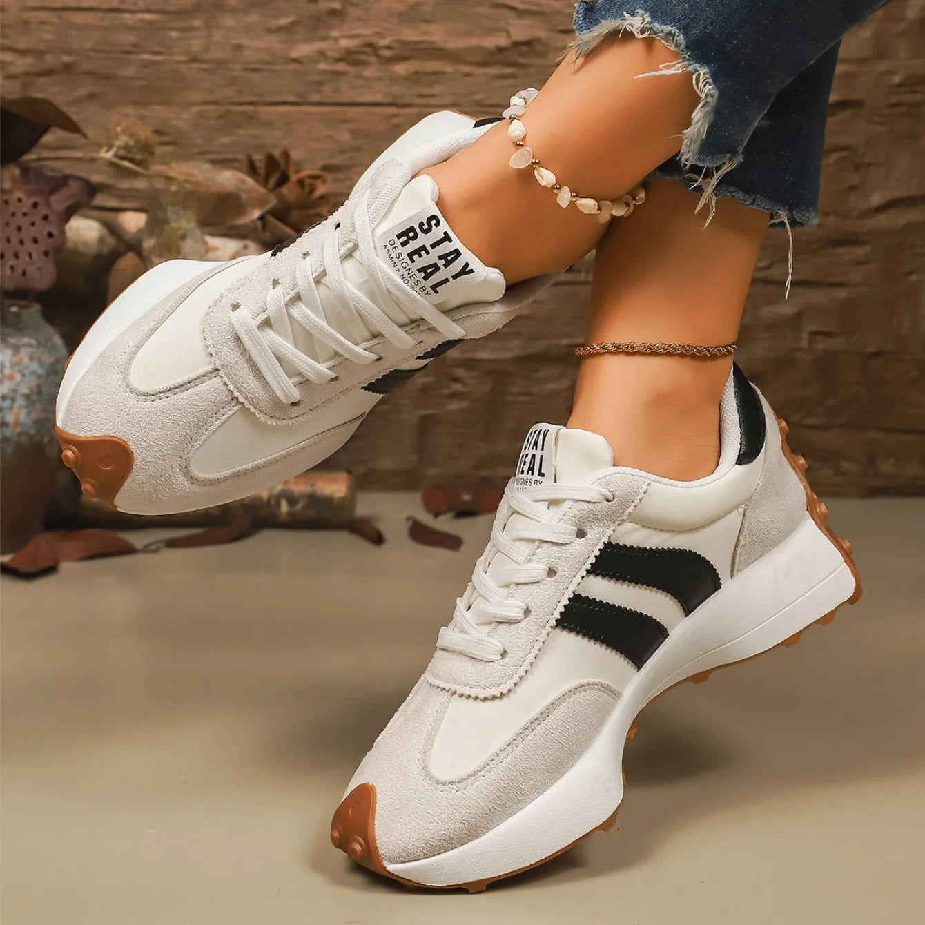 Designer Women Sneakers New Lightweight Soft Running Sneakers Women Thick Bottom Fashionable Sport Shoes Zapatos De Mujer