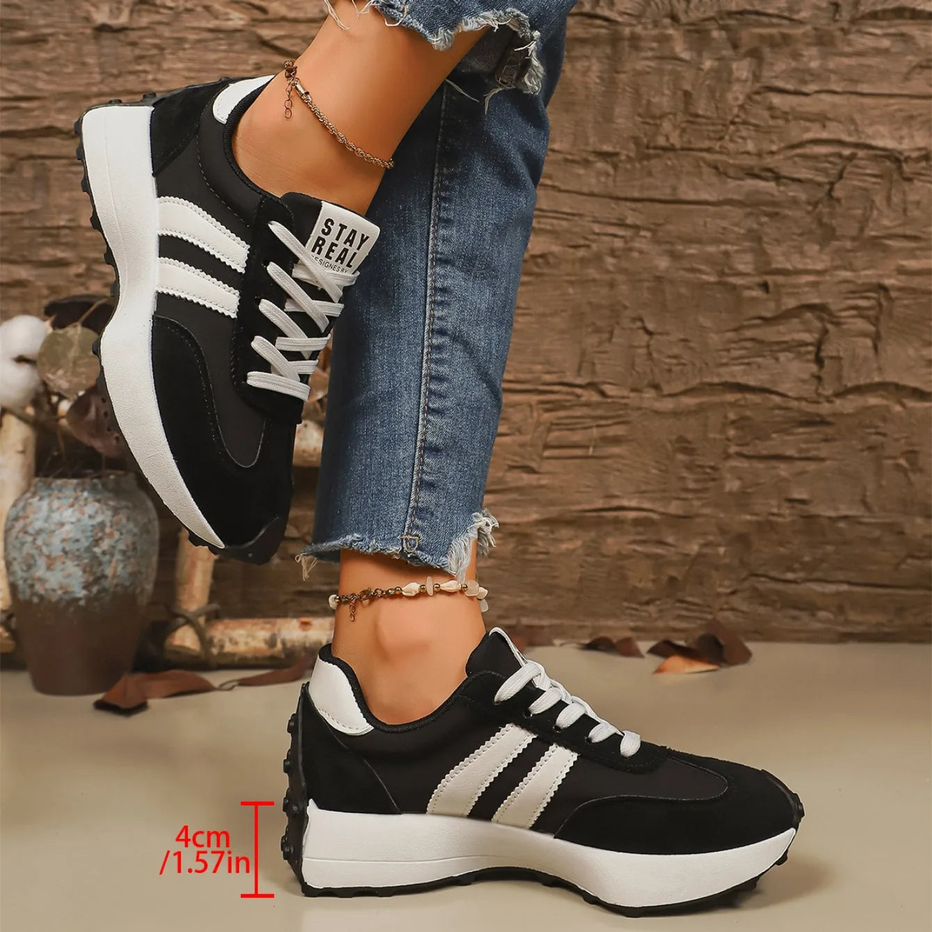 Designer Women Sneakers New Lightweight Soft Running Sneakers Women Thick Bottom Fashionable Sport Shoes Zapatos De Mujer