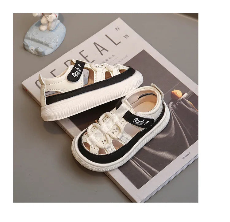 Summer New Children's Sandals Soft Bottom Non slip Boy Sandals Fashion Girls' Beach Shoes Punch Out Girls' Shoes Boy Casual Shoe