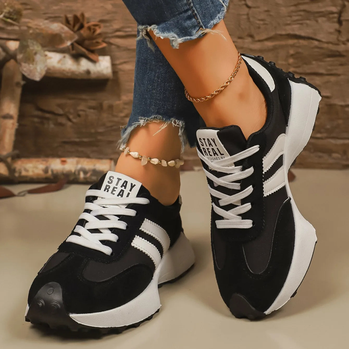 Designer Women Sneakers New Lightweight Soft Running Sneakers Women Thick Bottom Fashionable Sport Shoes Zapatos De Mujer