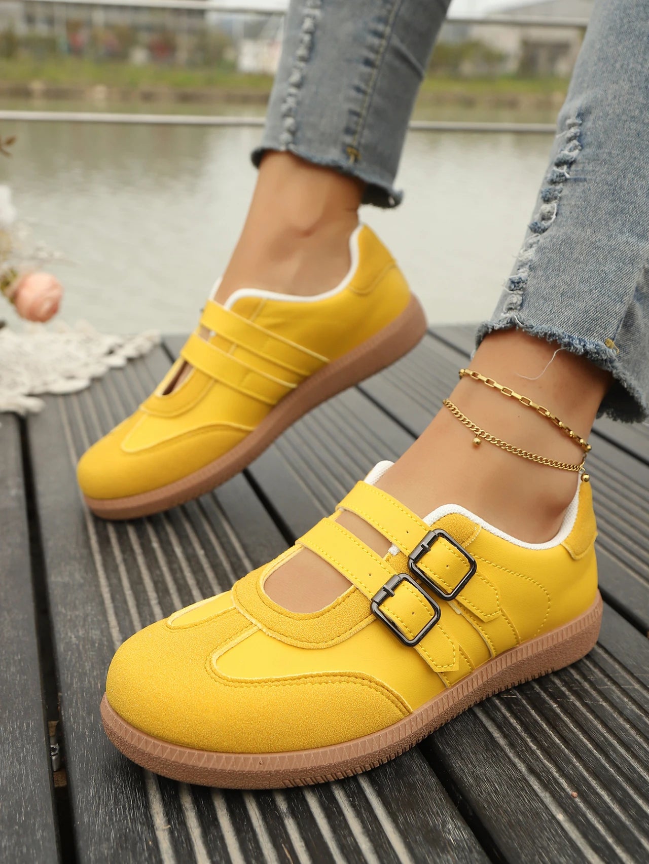 Women Sneakers Fashion Casual Flats Vulcanize Shoes Ladies Outdoor Walking Sneakers Women Breathable Comfortable Classical Shoes