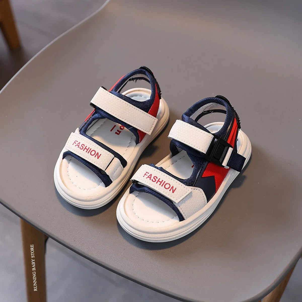 Lightweight Outdoor Sports Sandals Wear-resistant Boy Beach Shoes Non-Slip Sunnmer Fashion Flats Girls Breathable Sandals I05072