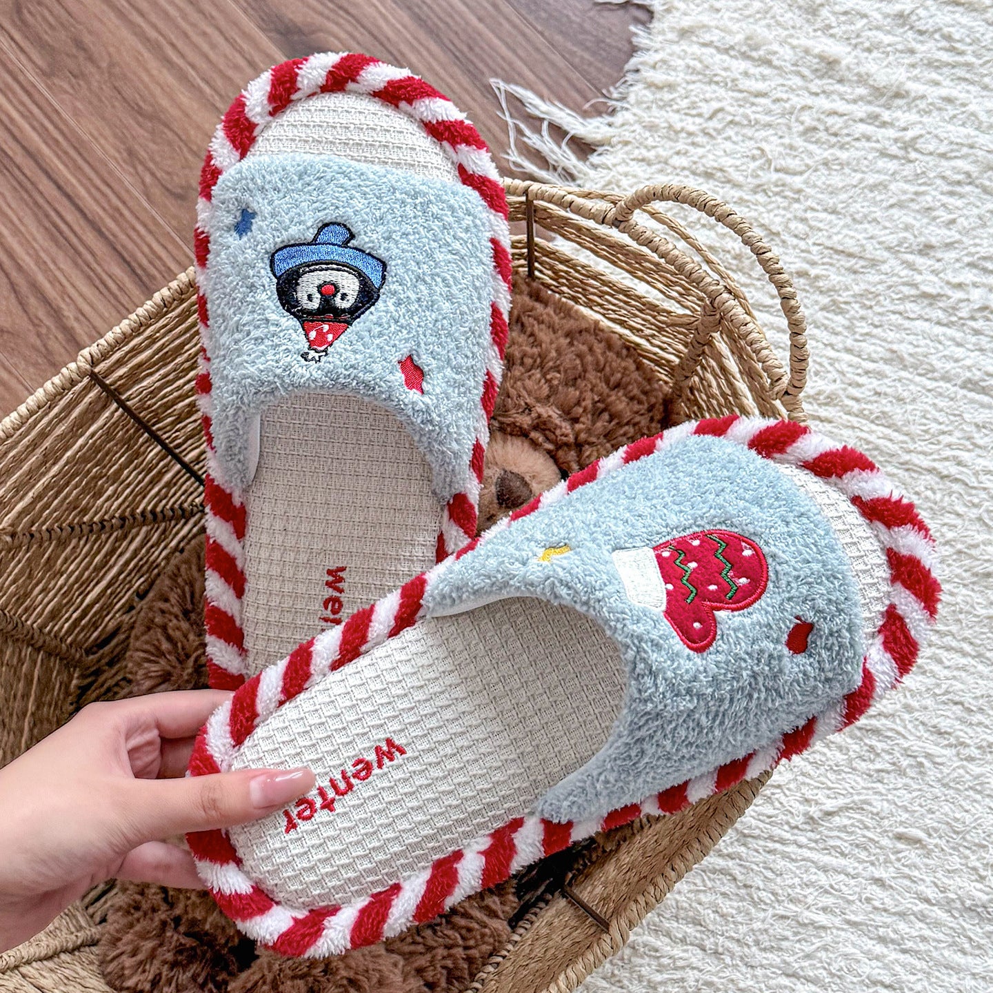Breathable Sweat-absorbent Home Indoor Cotton Wear-resistant Fluffy Slippers Wholesale